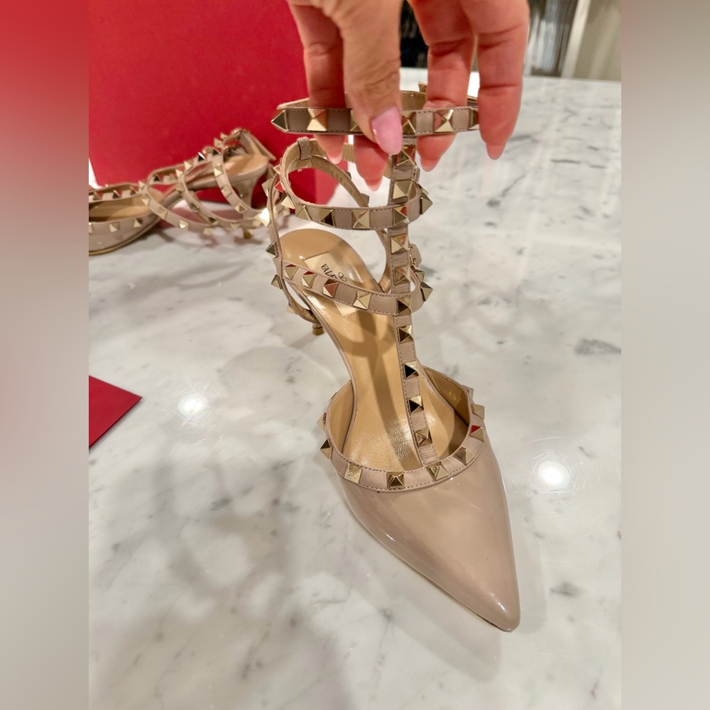 DOTD! Preowned Valentino Garavani Poudre Rockstud Kitten Heels
